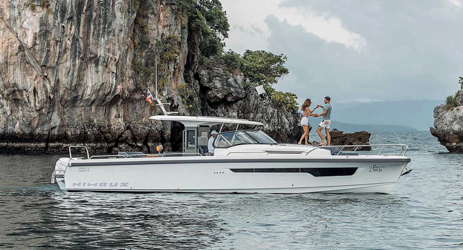 Nimbus T11 — yacht photograph 1