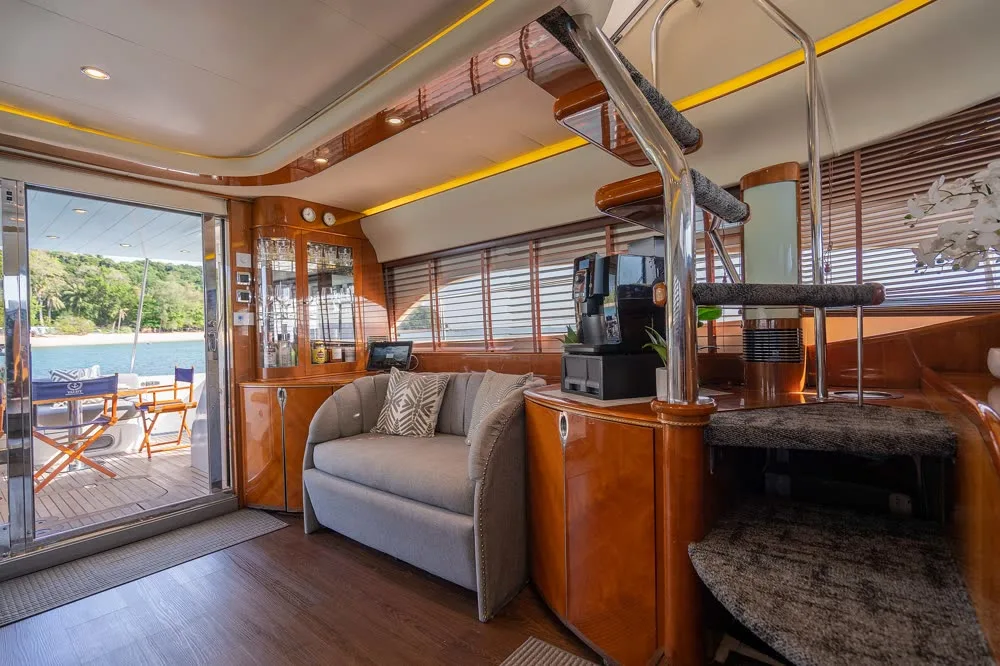 Oceana · Princess 65 Flybridge — yacht photograph 6