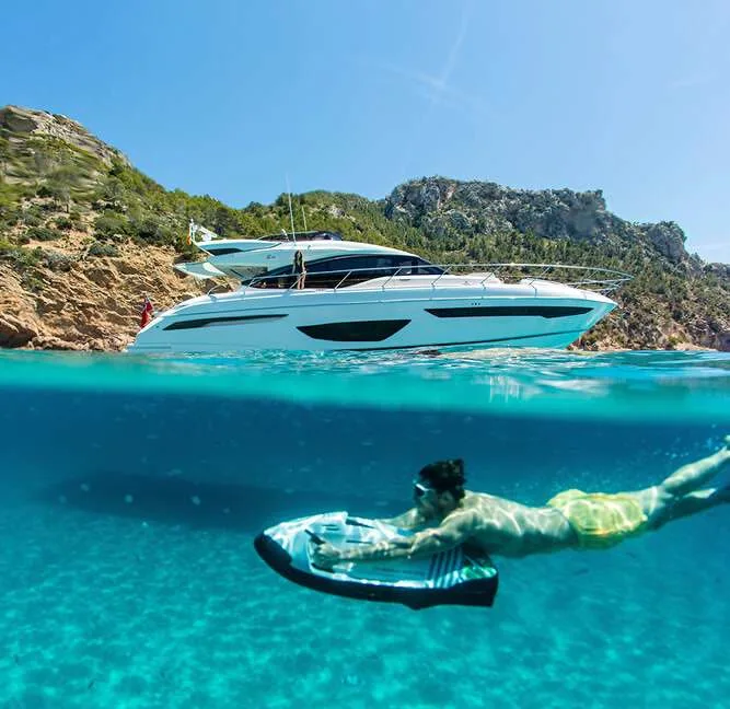 Kati · Princess S65 — yacht photograph 2