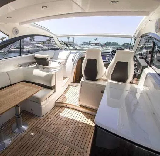 Princess V39 — yacht photograph 9
