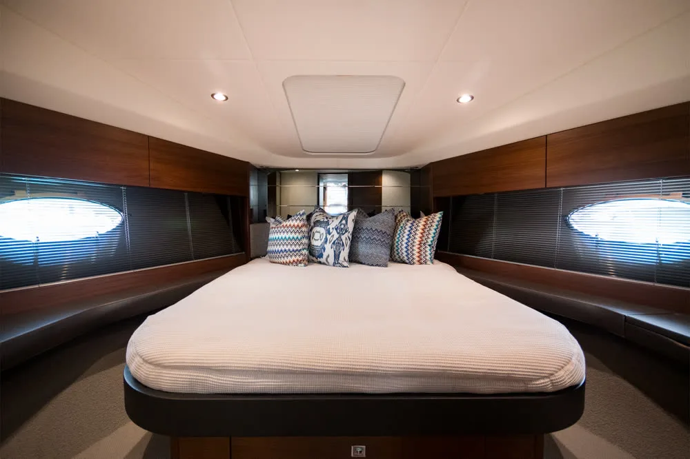 Princess V39 — yacht photograph 3