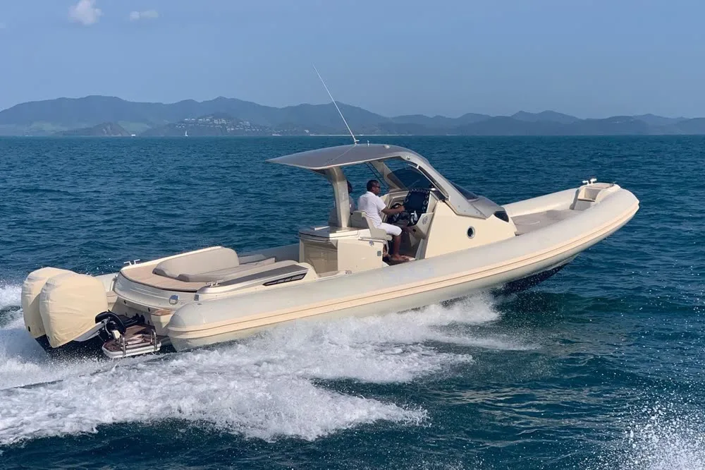 SACS Strider 11 — yacht photograph 2