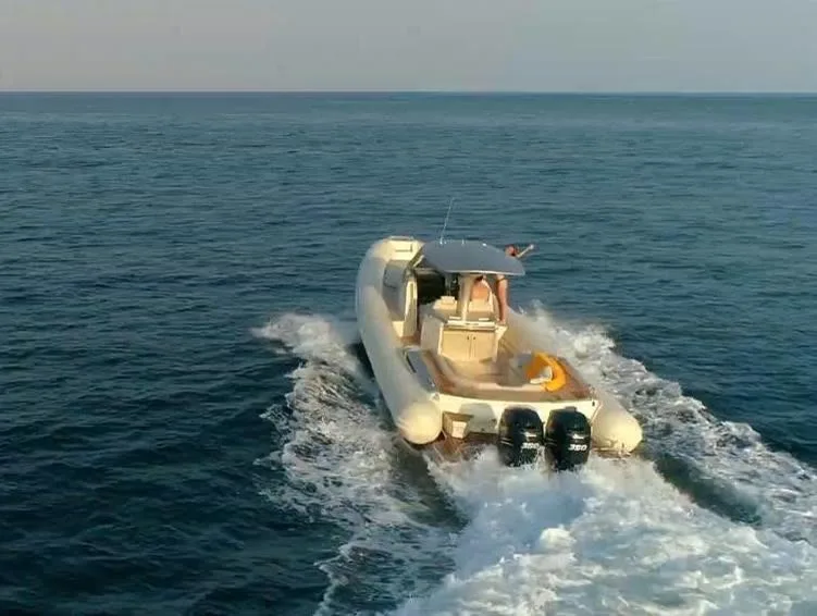 SACS Strider 11 — yacht photograph 8