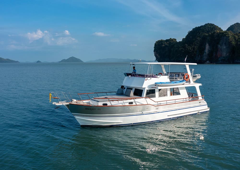 Grand Banks 53ft "Sambuca" — Приватная чартерная яхта, Phuket