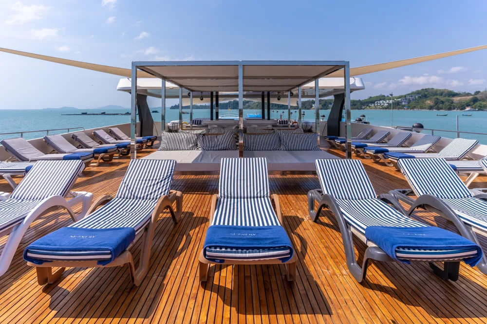 Seanery · Power Catamaran — yacht photograph 5