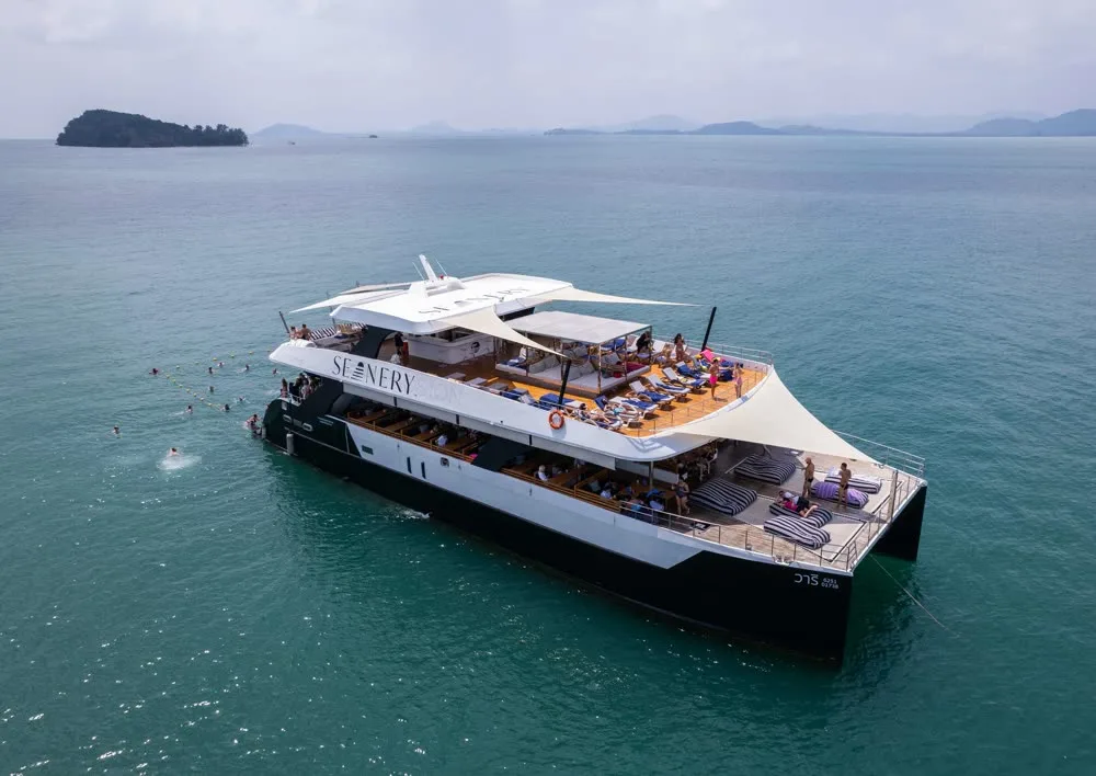 Seanery · Power Catamaran — yacht photograph 1