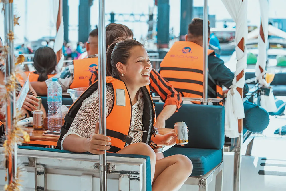 Tahiti — yacht photograph 2