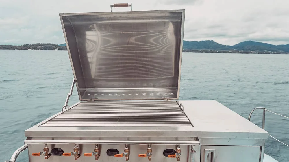 Tahiti — yacht photograph 8