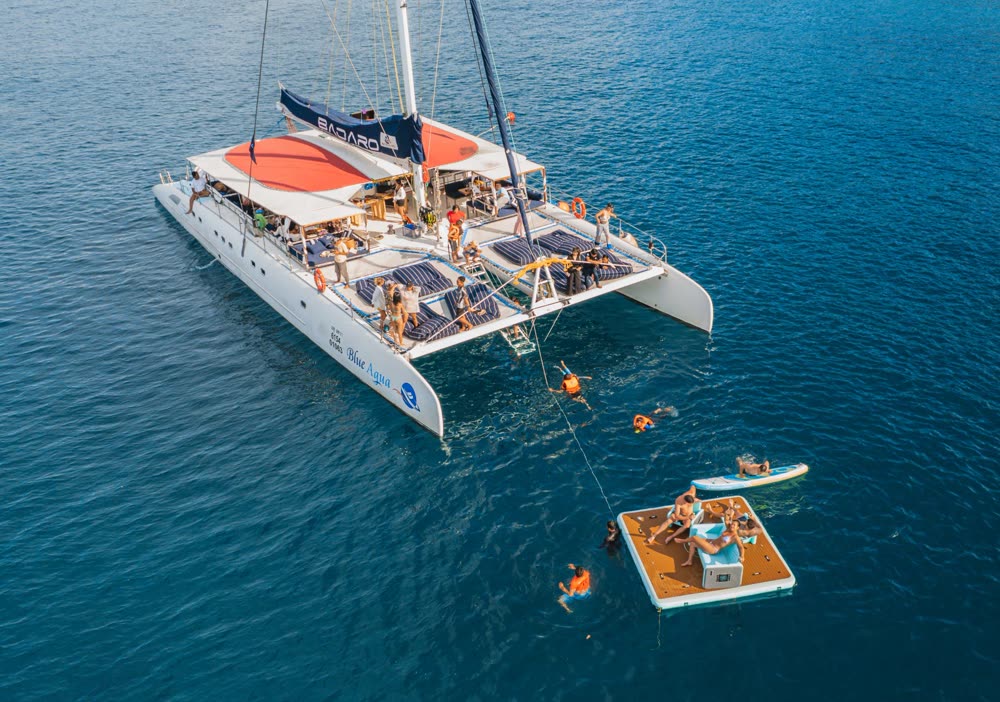 Tahiti — Private Charter Yacht, Phuket