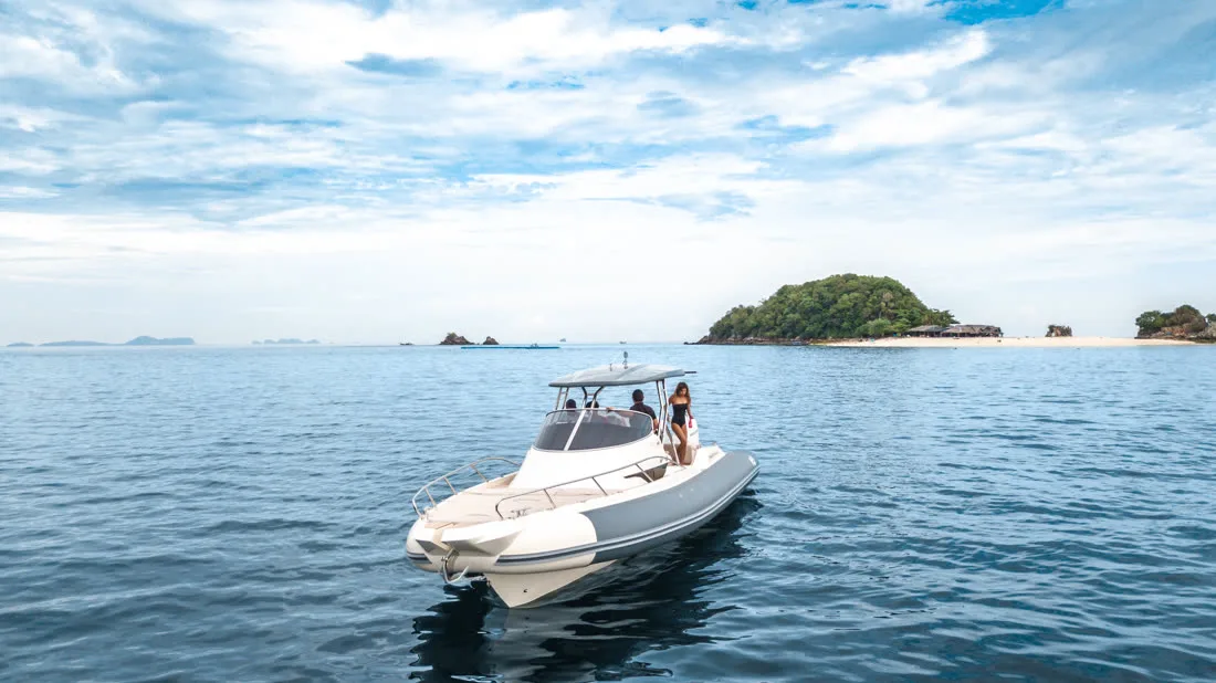 Prince 38 Sport Cabin "TIGER LILY" — фото яхты 8