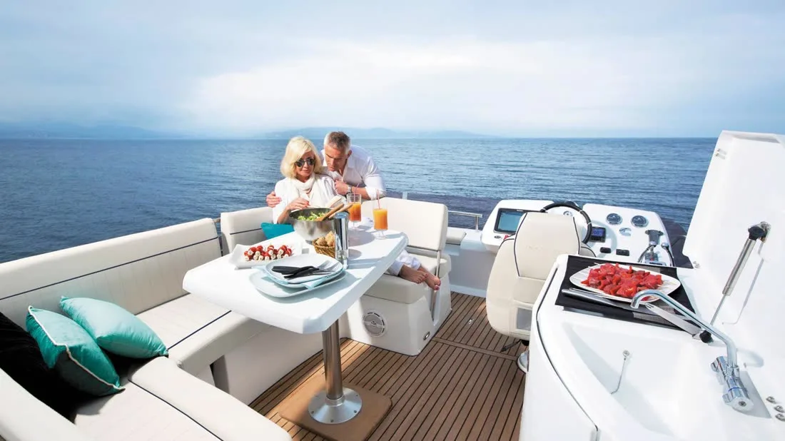 Velasco 43F — yacht photograph 6