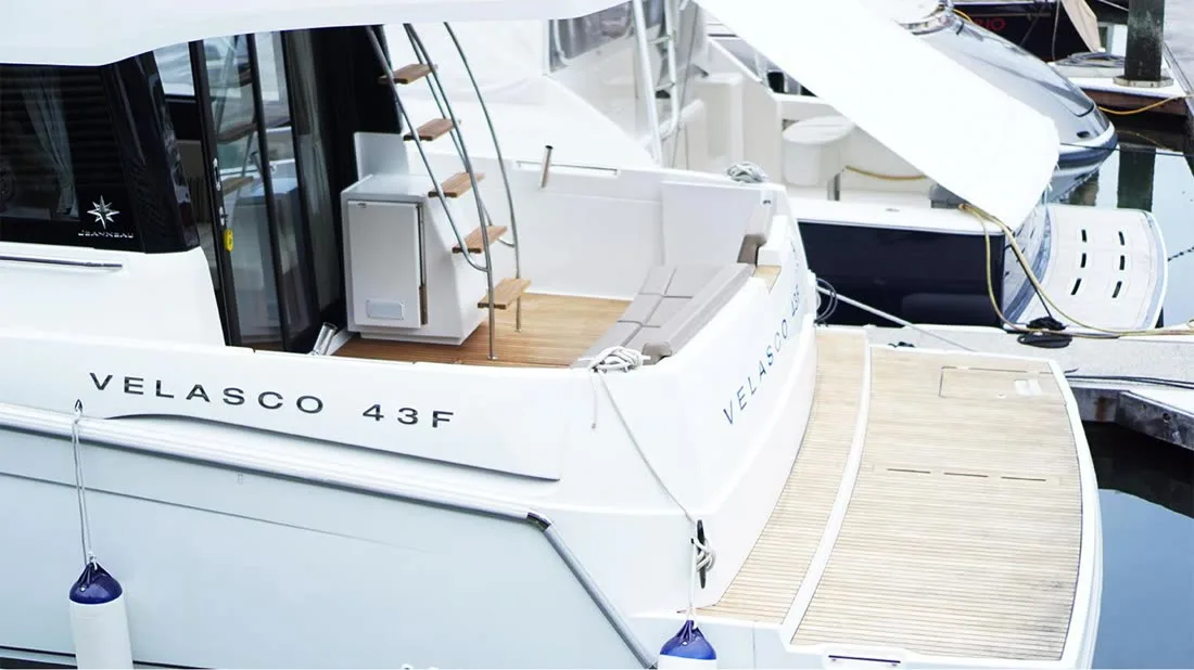 Velasco 43F — yacht photograph 9